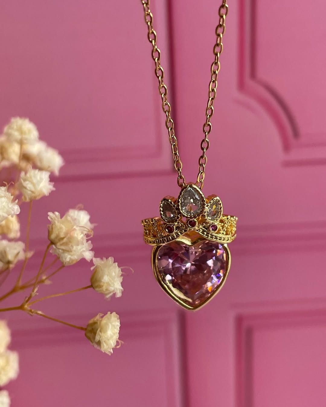 👑 Sueña con Rapunzel: Collar de Corazón