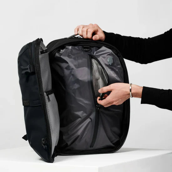 AirPack™ + bomba: El Maletín Inteligente para Viajar sin Límites