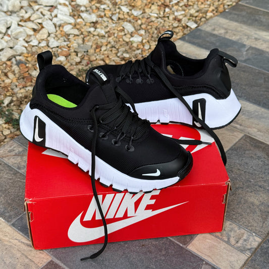 🏋️‍♂️🔥 Nike Free Black 6 – La Fuerza en Movimiento 👟⚡