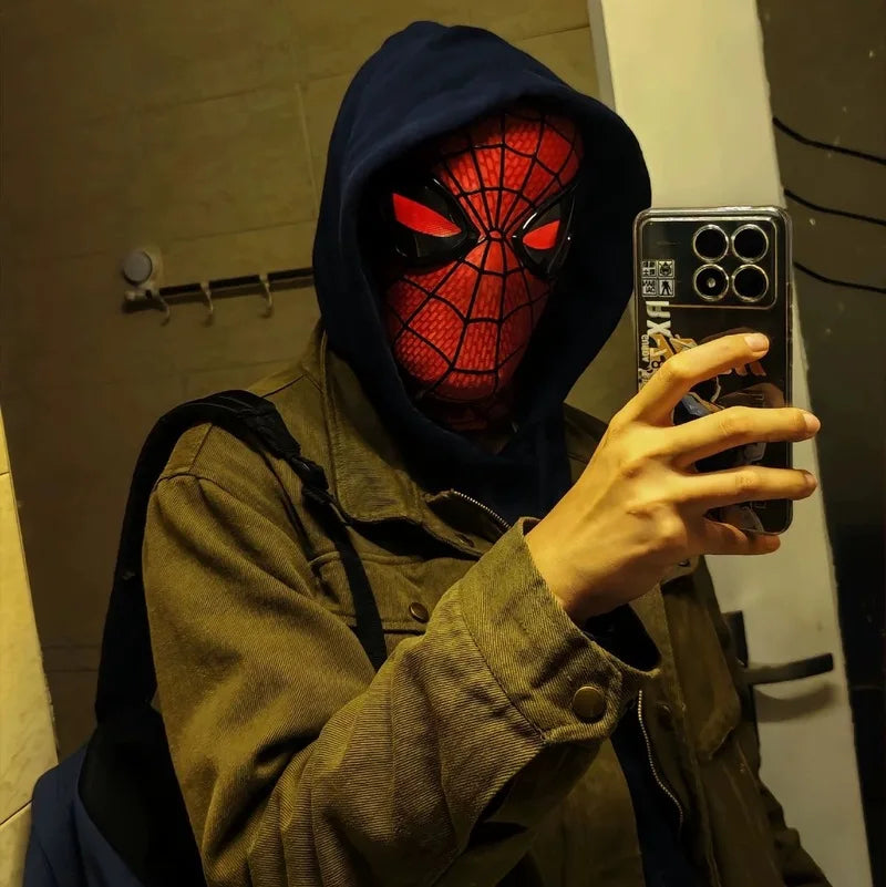 🕷️ SpiderVision™ – La Máscara LED Más Épica de Spiderman 😎✨