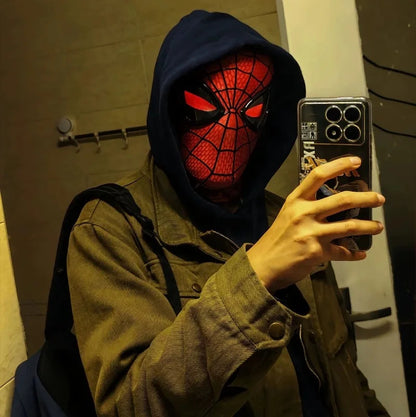 🕷️ SpiderVision™ – La Máscara LED Más Épica de Spiderman 😎✨