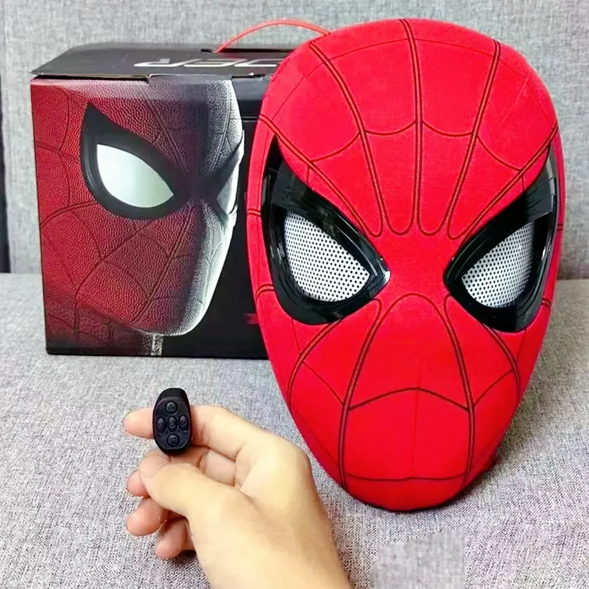 🕷️ Máscara Spiderman LED con Ojos Móviles – ¡El Disfraz Más Realista y Épico para tu Halloween!