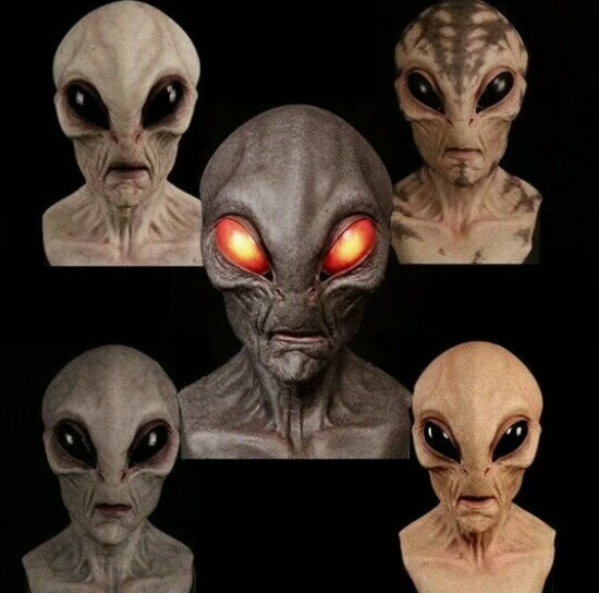 Máscara extraterrestre realista