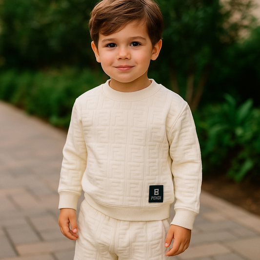 Conjunto Fendi Kids: Lujo y Estilo desde los 2 hasta los 14 años